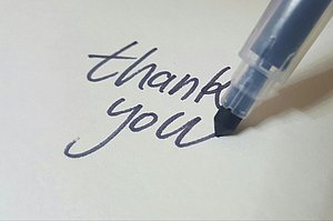 Protect yourself from toxic people with this effective method On the image, there is a note with the words 'thank you' on it. This represents how you should respond to toxic people.