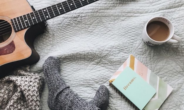 Feeling Overwhelmed? Do A Social Media Detox!