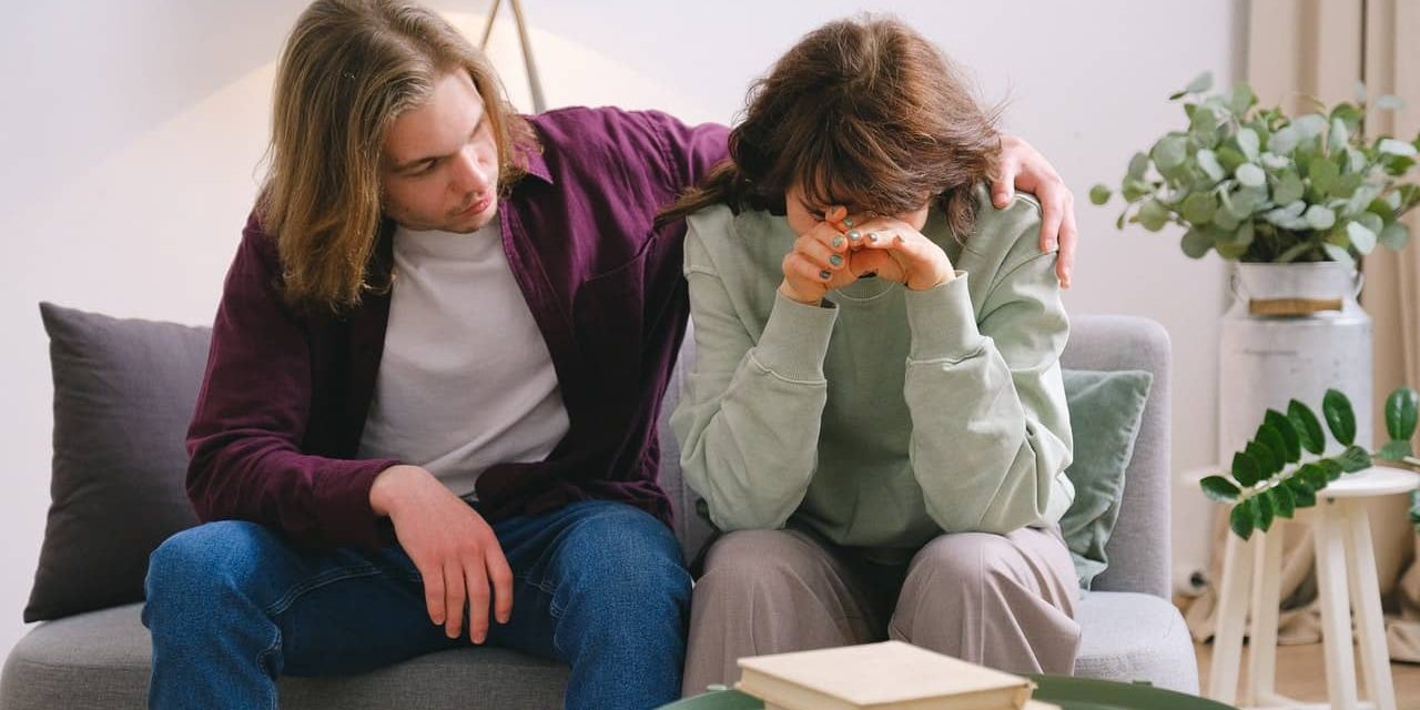 How To Help People In Your Life Without Being Manipulative