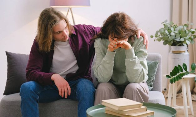 How To Help People In Your Life Without Being Manipulative