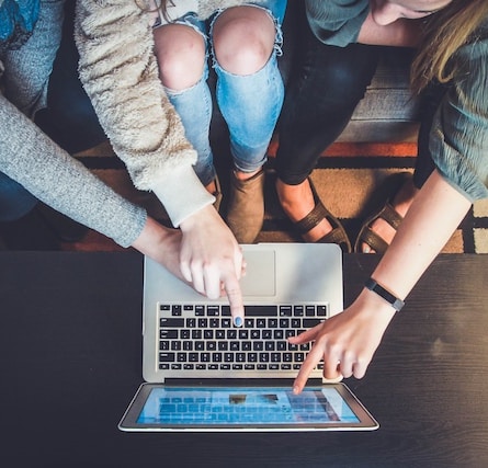 john-schnobrich-2FPjlAyMQTA-unsplash