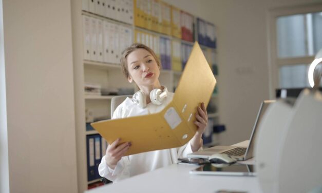 5 Benefits of Using Medical Scribes to Reduce Physician Burnout