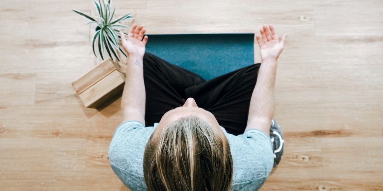 5 Signs 2025 is the Year You Should Pick Up Meditation