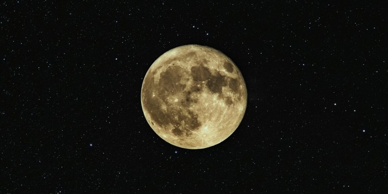4 Powerful Full Moon Rituals for Sensitive Souls